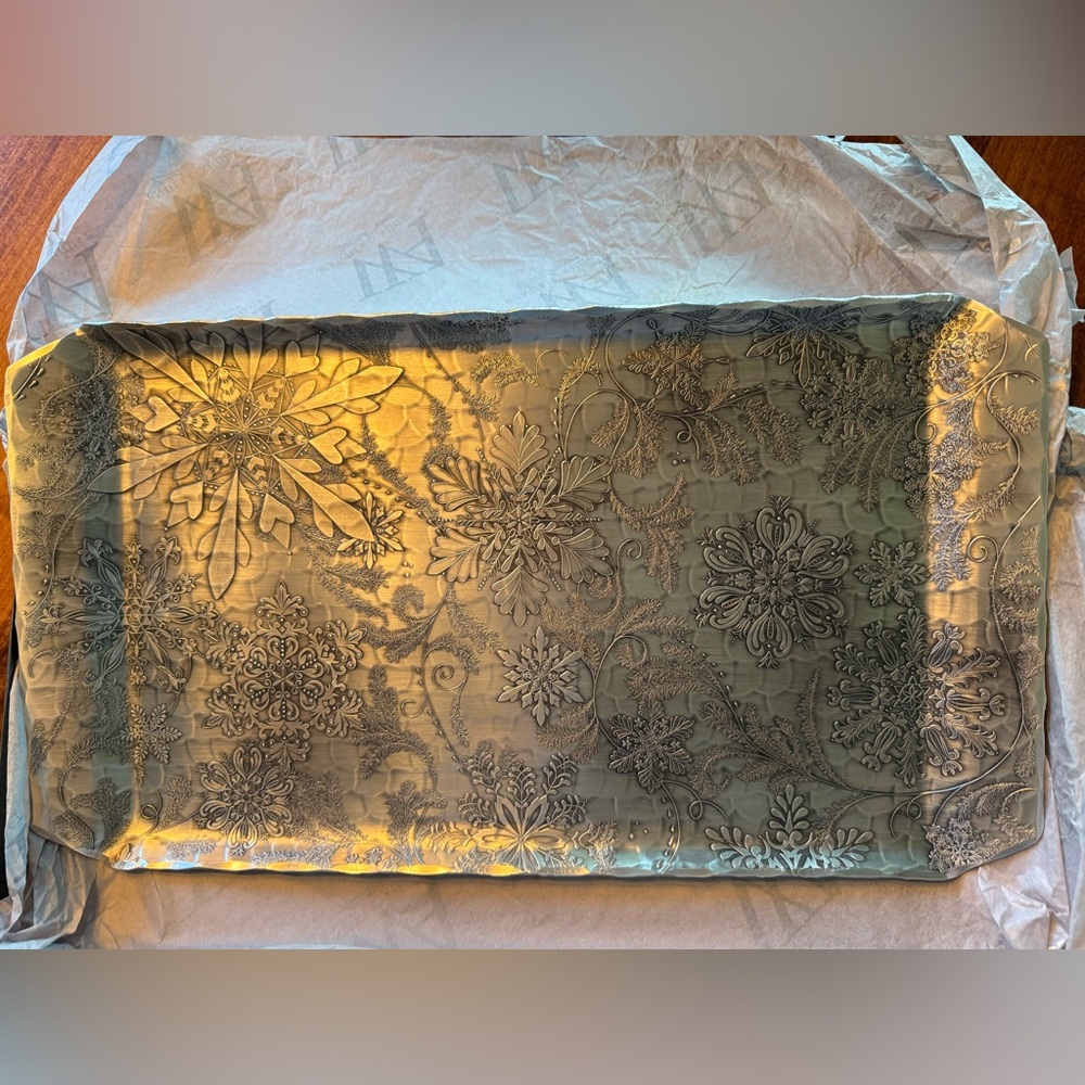 NEW Wendell August Textured Aluminum “Wintersong” metal tray original packaging